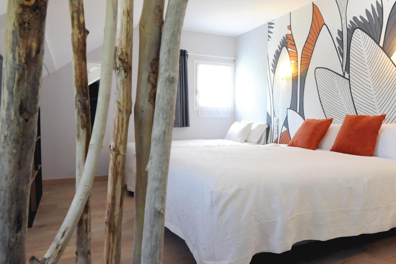 Logis Hotel L'Ayguelade Bielle Экстерьер фото