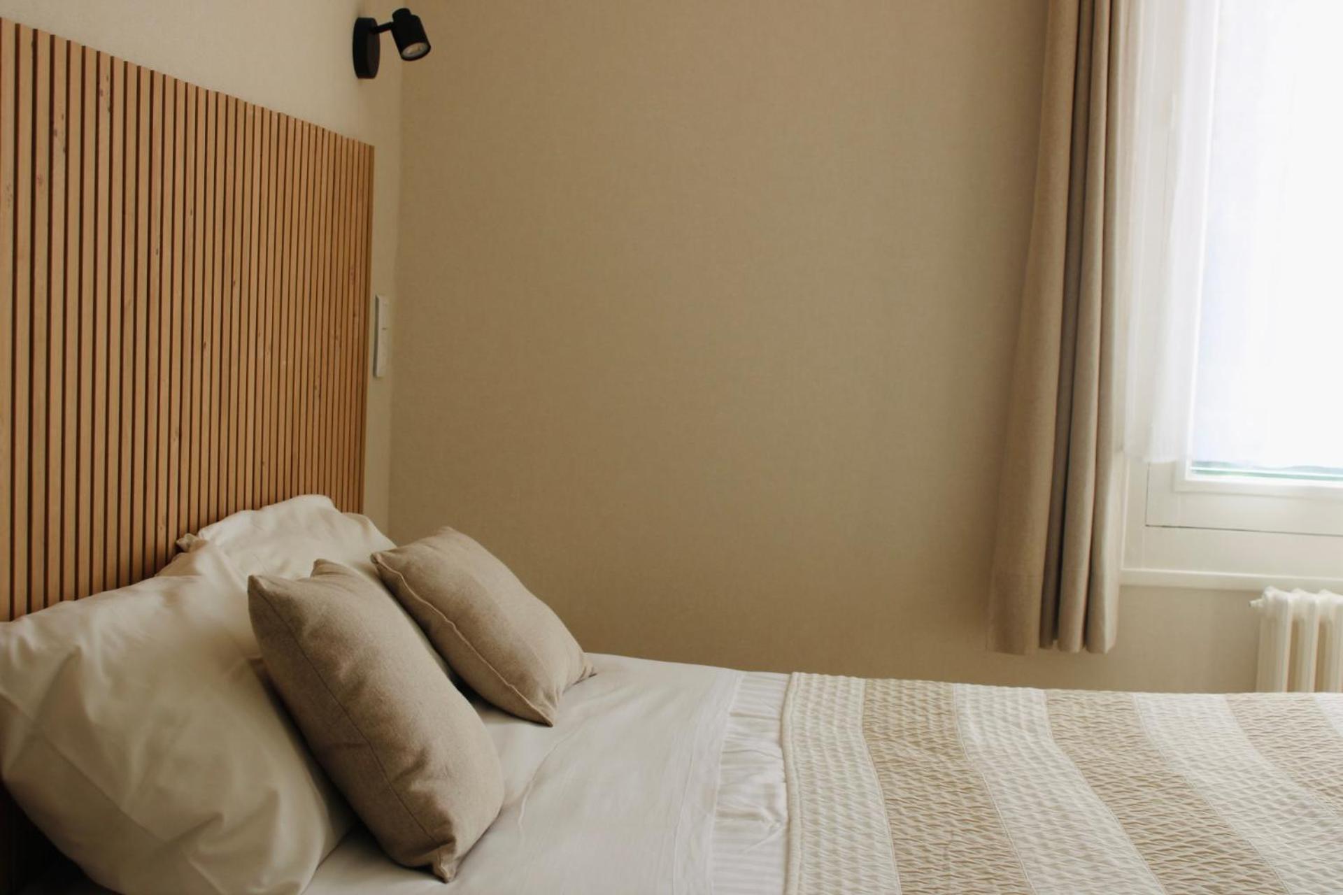 Logis Hotel L'Ayguelade Bielle Экстерьер фото