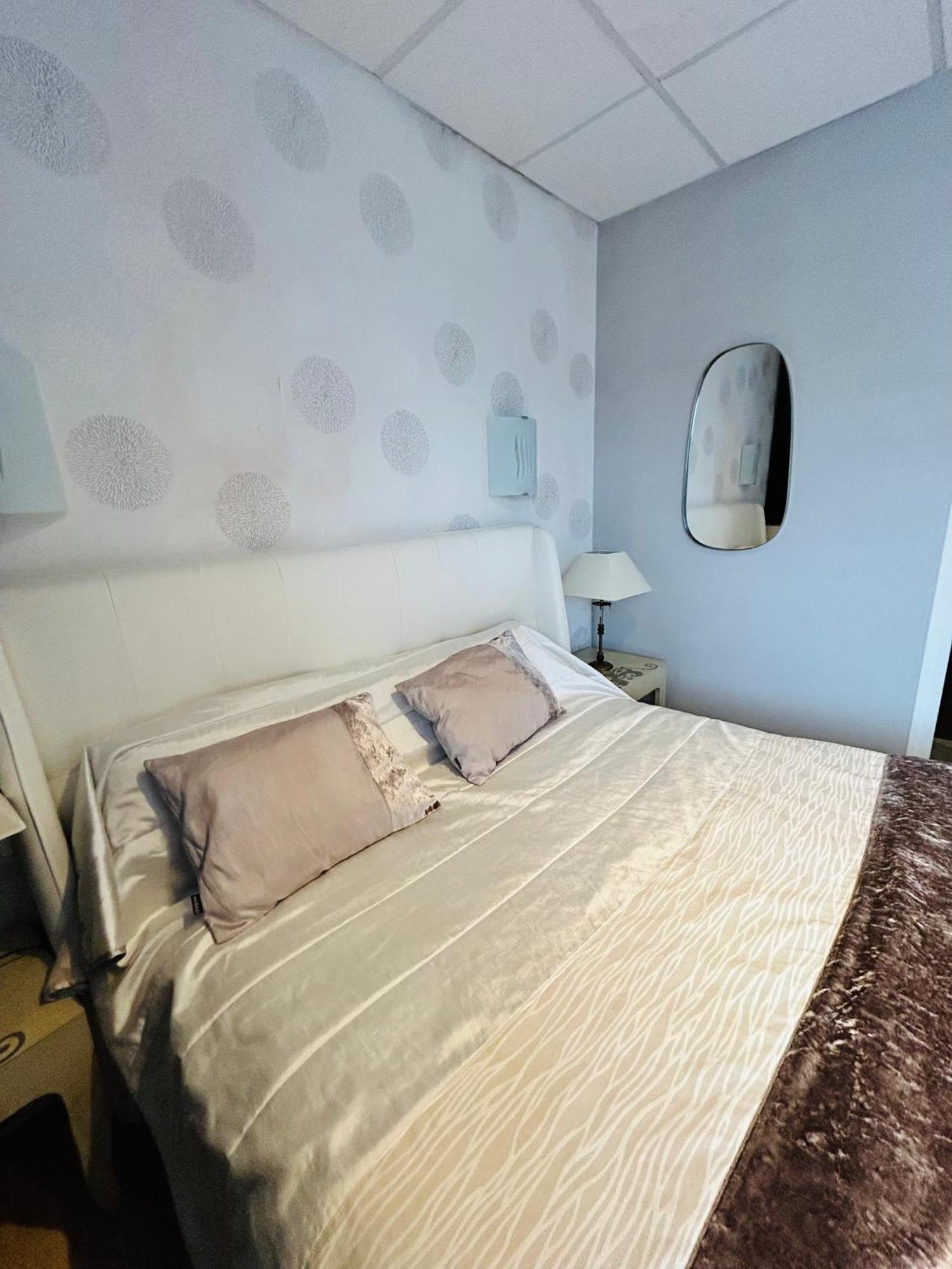 Logis Hotel L'Ayguelade Bielle Экстерьер фото