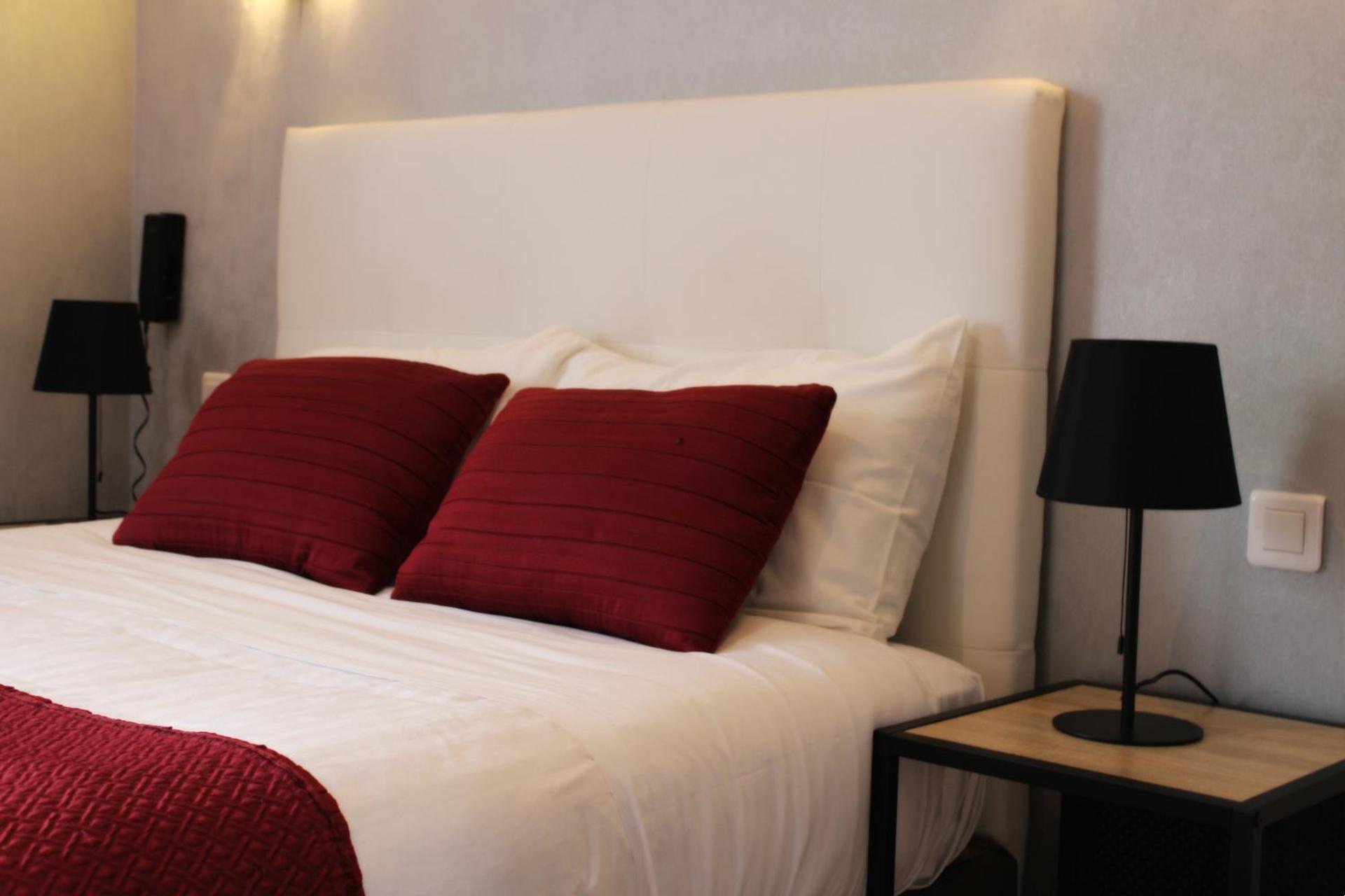 Logis Hotel L'Ayguelade Bielle Экстерьер фото